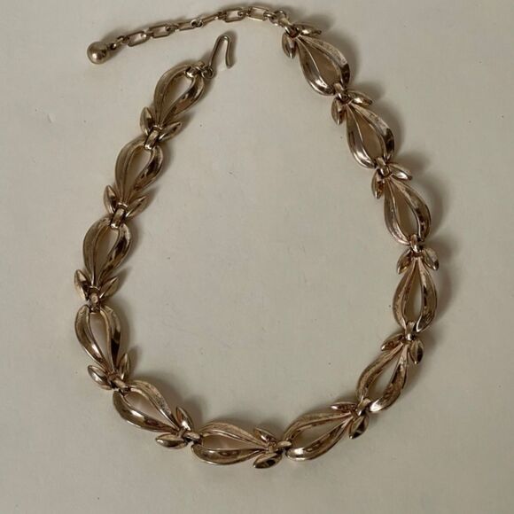 VINTAGE SIGNED CROWN TRIFARI GOLD TONE 16.5" NECKLACE EXCELLENT CONDITION - Picture 9 of 11